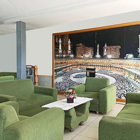 Oyo 2611 Hotel Krui Syariah מראה חיצוני תמונה