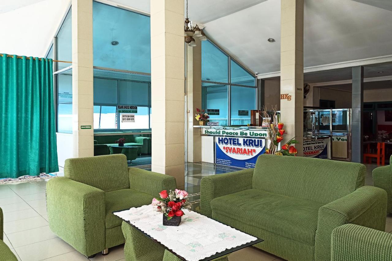 Oyo 2611 Hotel Krui Syariah מראה חיצוני תמונה