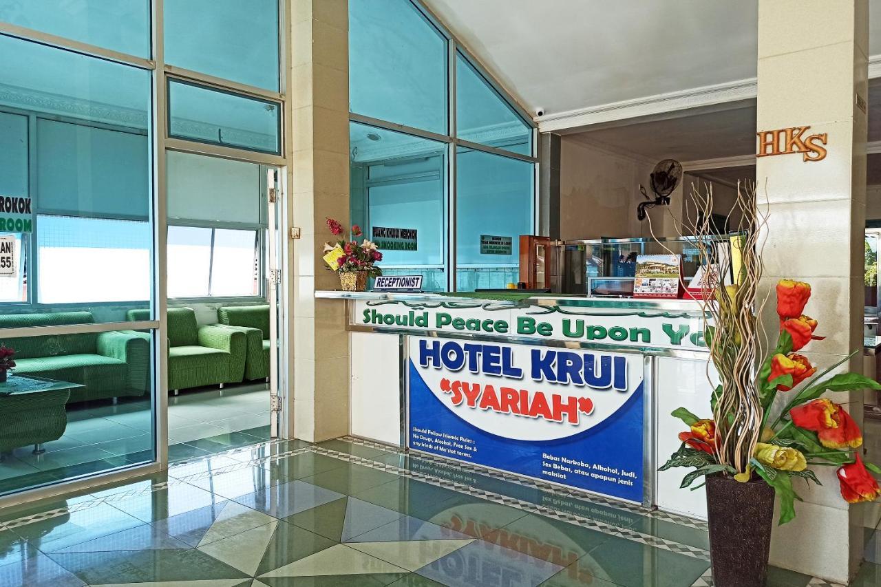 Oyo 2611 Hotel Krui Syariah מראה חיצוני תמונה