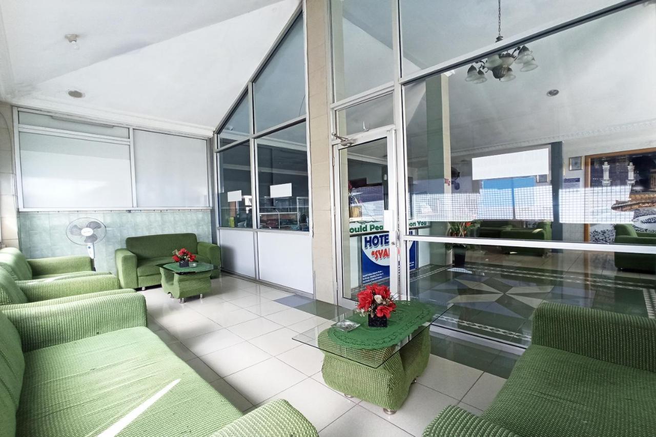 Oyo 2611 Hotel Krui Syariah מראה חיצוני תמונה
