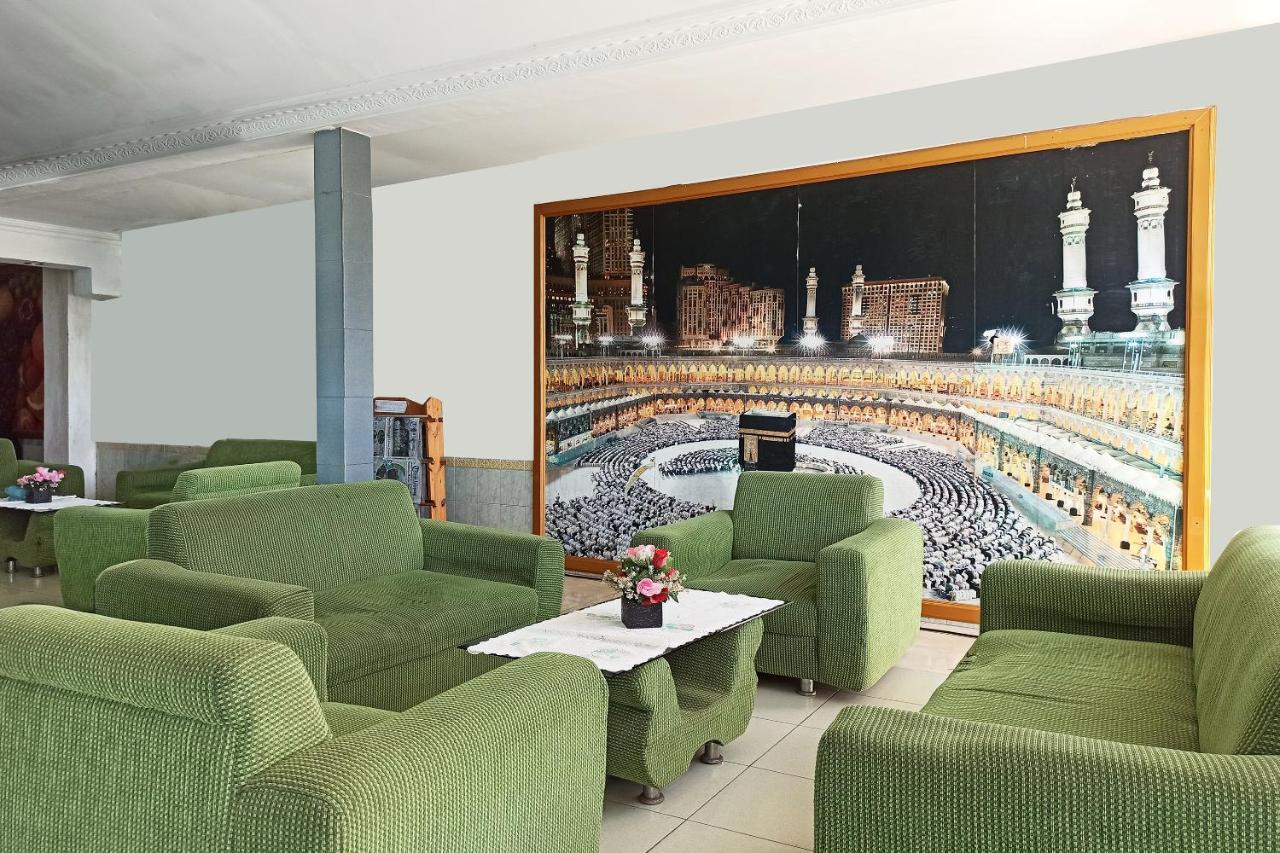 Oyo 2611 Hotel Krui Syariah מראה חיצוני תמונה
