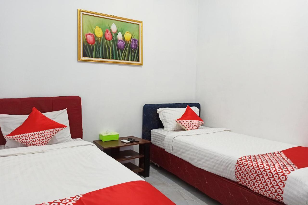 Oyo 2611 Hotel Krui Syariah מראה חיצוני תמונה